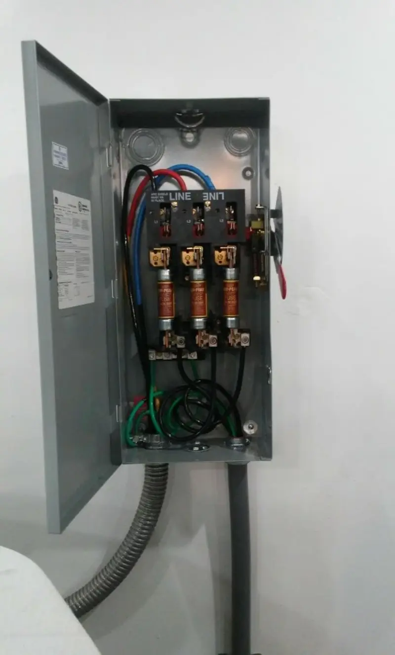 Three-phase disconnect switch installed for Smoke Detector Installation in Round Lake Beach